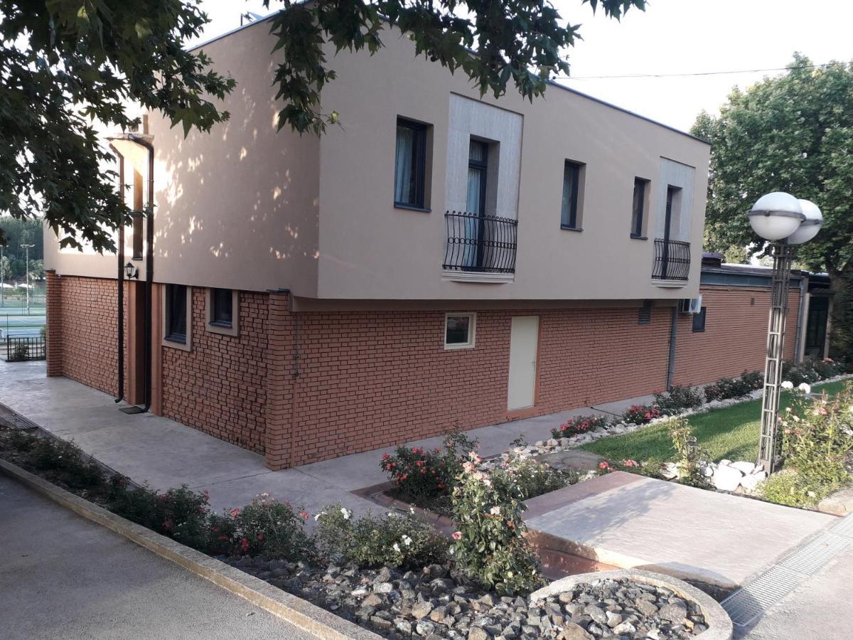 Hotel Marina Oasa Grocka Экстерьер фото