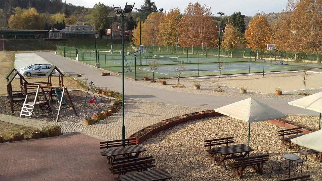 Hotel Marina Oasa Grocka Экстерьер фото