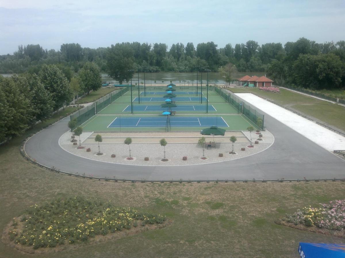 Hotel Marina Oasa Grocka Экстерьер фото