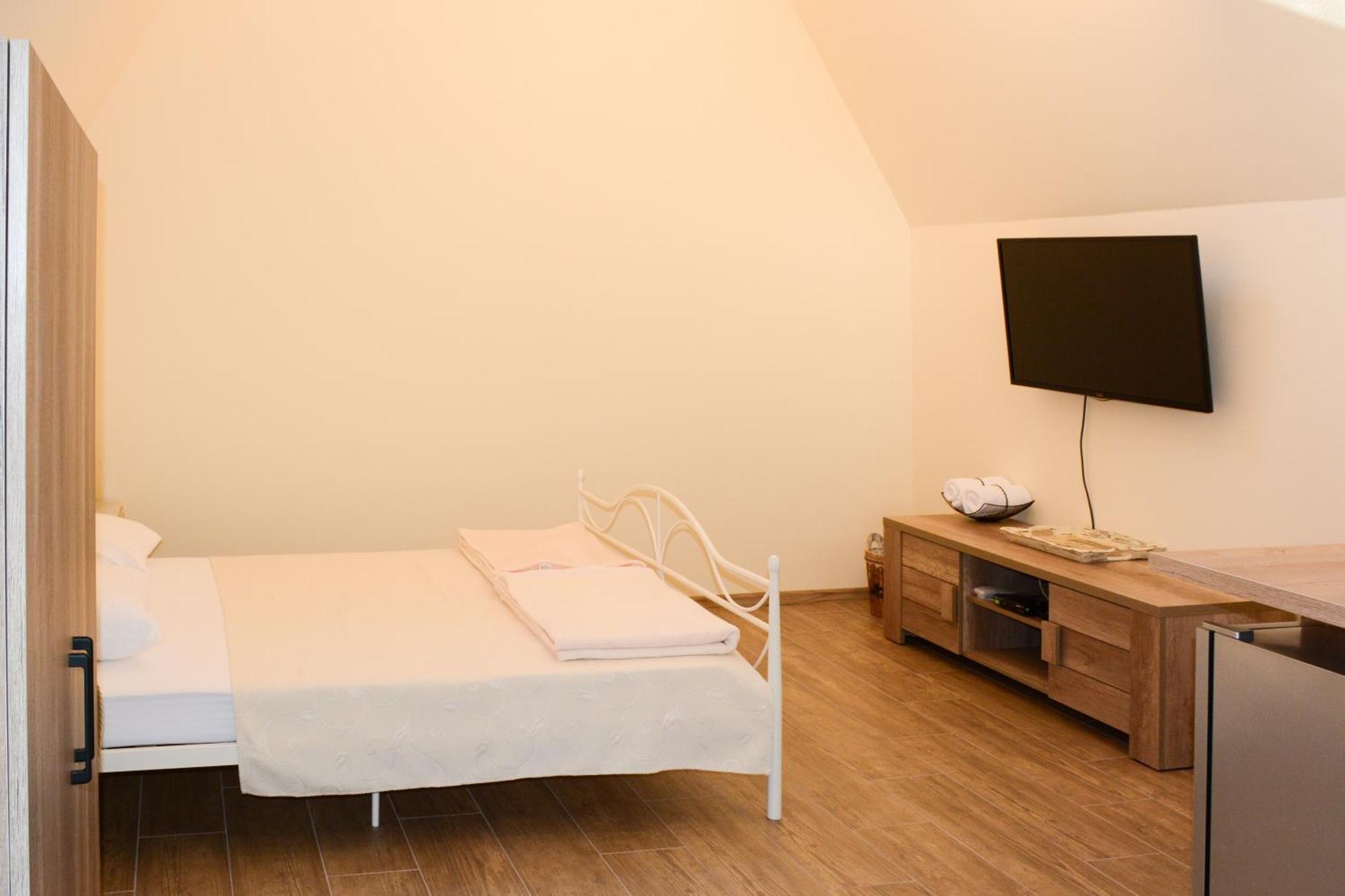 Hotel Marina Oasa Grocka Экстерьер фото